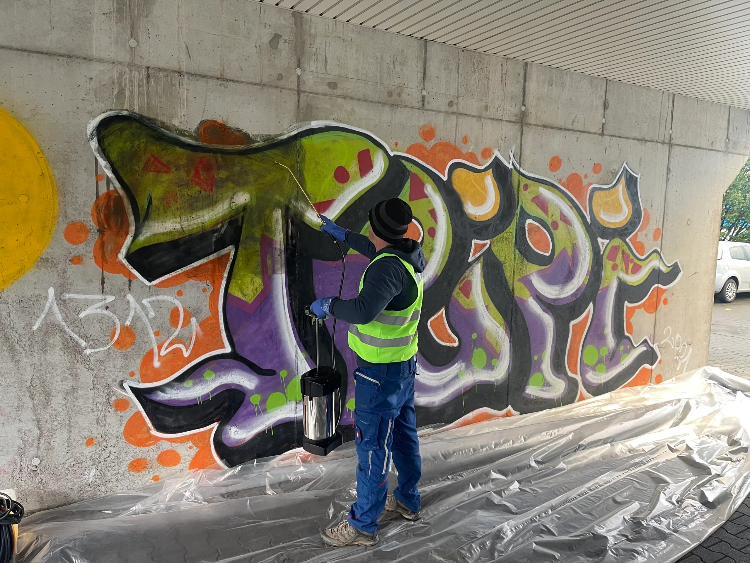 Kolorowe graffiti street art mural
